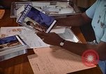 Image contraceptifs Kingston Jamaïque, 1972, de la seconde 7 séquences d'archives historiques vidéo 65675040548