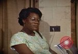Image contraceptifs Kingston Jamaïque, 1972, de la seconde 16 séquences d'archives historiques vidéo 65675040548