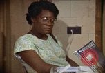 Image contraceptifs Kingston Jamaïque, 1972, de la seconde 20 séquences d'archives historiques vidéo 65675040548