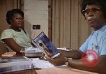 Image contraceptifs Kingston Jamaïque, 1972, de la seconde 36 séquences d'archives historiques vidéo 65675040548