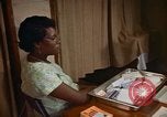 Image contraceptifs Kingston Jamaïque, 1972, de la seconde 56 séquences d'archives historiques vidéo 65675040548