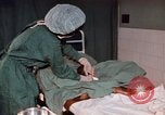 Standbild baby Lieferung Kingston Jamaika, 1972, aus Sekunde 5 historischem Filmmaterial Videoclip 65675040549