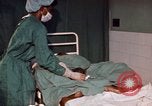 Standbild baby Lieferung Kingston Jamaika, 1972, aus Sekunde 9 historischem Filmmaterial Videoclip 65675040549
