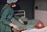 Standbild baby Lieferung Kingston Jamaika, 1972, aus Sekunde 11 historischem Filmmaterial Videoclip 65675040549