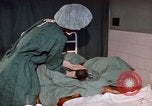 Standbild baby Lieferung Kingston Jamaika, 1972, aus Sekunde 21 historischem Filmmaterial Videoclip 65675040549