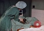 Standbild baby Lieferung Kingston Jamaika, 1972, aus Sekunde 23 historischem Filmmaterial Videoclip 65675040549