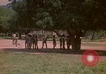 Image enfants en uniforme Kingston Jamaïque, 1972, de la seconde 41 séquences d'archives historiques vidéo 65675040551