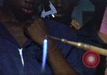 Image le soudage Kingston Jamaïque, 1972, de la seconde 1 séquences d'archives historiques vidéo 65675040552