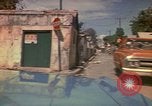 Image rues étroites Kingston Jamaïque, 1972, de la seconde 26 séquences d'archives historiques vidéo 65675040554