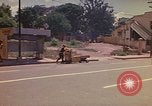 Image rue animée Montego Bay en Jamaïque, 1972, de la seconde 20 séquences d'archives historiques vidéo 65675040556