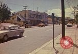 Image rue animée Montego Bay en Jamaïque, 1972, de la seconde 29 séquences d'archives historiques vidéo 65675040556