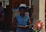 Image infirmière jamaïcaine Jamaïque, 1972, de la seconde 5 séquences d'archives historiques vidéo 65675040559