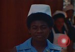 Image infirmière jamaïcaine Jamaïque, 1972, de la seconde 23 séquences d'archives historiques vidéo 65675040559