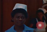 Image infirmière jamaïcaine Jamaïque, 1972, de la seconde 31 séquences d'archives historiques vidéo 65675040559