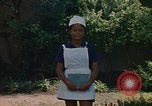 Image infirmière jamaïcaine Jamaïque, 1972, de la seconde 5 séquences d'archives historiques vidéo 65675040561