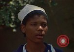 Image infirmière jamaïcaine Jamaïque, 1972, de la seconde 7 séquences d'archives historiques vidéo 65675040562