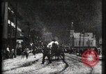 Standbild Brennen von Standard Oil Tanks Bayonne New Jersey USA, 1900, aus Sekunde 50 historischem Filmmaterial Videoclip 65675040579