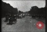 Image Champs Elysees Paris France, 1900, de la seconde 4 séquences d'archives historiques vidéo 65675040580
