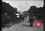 Image Champs Elysees Paris France, 1900, de la seconde 27 séquences d'archives historiques vidéo 65675040580