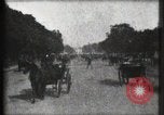 Image Champs Elysees Paris France, 1900, de la seconde 43 séquences d'archives historiques vidéo 65675040580