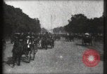 Image Champs Elysees Paris France, 1900, de la seconde 49 séquences d'archives historiques vidéo 65675040580