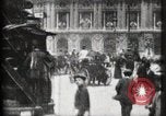 Standbild Place de l'Opera Paris Frankreich, 1900, aus Sekunde 25 historischem Filmmaterial Videoclip 65675040583