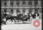 Standbild Place de l'Opera Paris Frankreich, 1900, aus Sekunde 47 historischem Filmmaterial Videoclip 65675040583