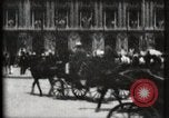 Standbild Place de l'Opera Paris Frankreich, 1900, aus Sekunde 54 historischem Filmmaterial Videoclip 65675040583