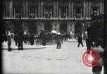 Standbild Place de l'Opera Paris Frankreich, 1900, aus Sekunde 59 historischem Filmmaterial Videoclip 65675040583