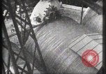 Immagine di Ascensore salita alla torre Eiffel Parigi Francia, 1900, secondo 16 filmato di repertorio 65675040584
