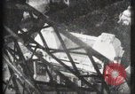 Immagine di Ascensore salita alla torre Eiffel Parigi Francia, 1900, secondo 31 filmato di repertorio 65675040584