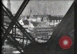 Immagine di Ascensore salita alla torre Eiffel Parigi Francia, 1900, secondo 52 filmato di repertorio 65675040584