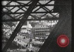Immagine di Ascensore salita alla torre Eiffel Parigi Francia, 1900, secondo 55 filmato di repertorio 65675040584