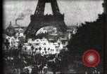 Immagine di Torre Eiffel Parigi Francia, 1900, secondo 4 filmato di repertorio 65675040586