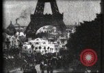Immagine di Torre Eiffel Parigi Francia, 1900, secondo 9 filmato di repertorio 65675040586