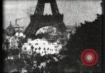 Immagine di Torre Eiffel Parigi Francia, 1900, secondo 18 filmato di repertorio 65675040586