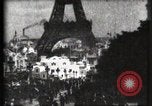 Immagine di Torre Eiffel Parigi Francia, 1900, secondo 34 filmato di repertorio 65675040586