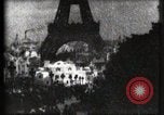 Immagine di Torre Eiffel Parigi Francia, 1900, secondo 41 filmato di repertorio 65675040586