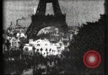 Immagine di Torre Eiffel Parigi Francia, 1900, secondo 55 filmato di repertorio 65675040586