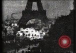 Immagine di Torre Eiffel Parigi Francia, 1900, secondo 59 filmato di repertorio 65675040586