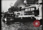 Immagine di Panorama di Esposizione di Parigi dal fiume Senna Parigi Francia, 1900, secondo 5 filmato di repertorio 65675040588