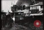 Immagine di Panorama di Esposizione di Parigi dal fiume Senna Parigi Francia, 1900, secondo 9 filmato di repertorio 65675040588