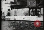 Immagine di Panorama di Esposizione di Parigi dal fiume Senna Parigi Francia, 1900, secondo 32 filmato di repertorio 65675040588