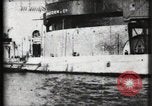 Immagine di Panorama di Esposizione di Parigi dal fiume Senna Parigi Francia, 1900, secondo 34 filmato di repertorio 65675040588