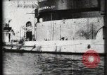 Immagine di Panorama di Esposizione di Parigi dal fiume Senna Parigi Francia, 1900, secondo 35 filmato di repertorio 65675040588