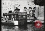 Immagine di Panorama di Esposizione di Parigi dal fiume Senna Parigi Francia, 1900, secondo 42 filmato di repertorio 65675040588