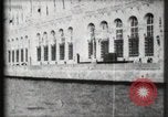 Immagine di Panorama di Esposizione di Parigi dal fiume Senna Parigi Francia, 1900, secondo 50 filmato di repertorio 65675040588