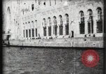 Immagine di Panorama di Esposizione di Parigi dal fiume Senna Parigi Francia, 1900, secondo 57 filmato di repertorio 65675040588