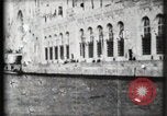 Immagine di Panorama di Esposizione di Parigi dal fiume Senna Parigi Francia, 1900, secondo 58 filmato di repertorio 65675040588