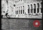 Immagine di Panorama di Esposizione di Parigi dal fiume Senna Parigi Francia, 1900, secondo 61 filmato di repertorio 65675040588